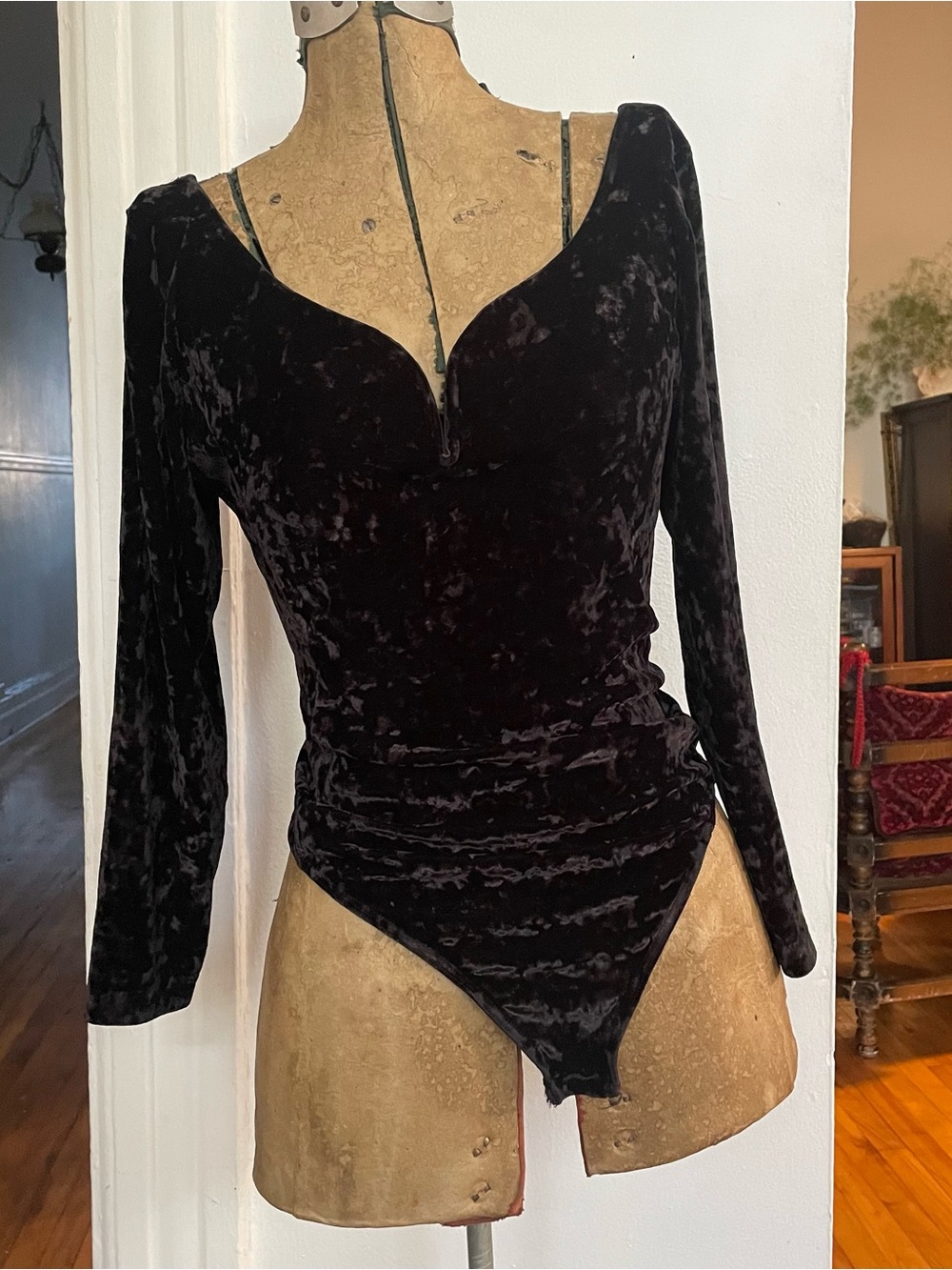 Velvet Long-Sleeve Bodysuit in Deep Black